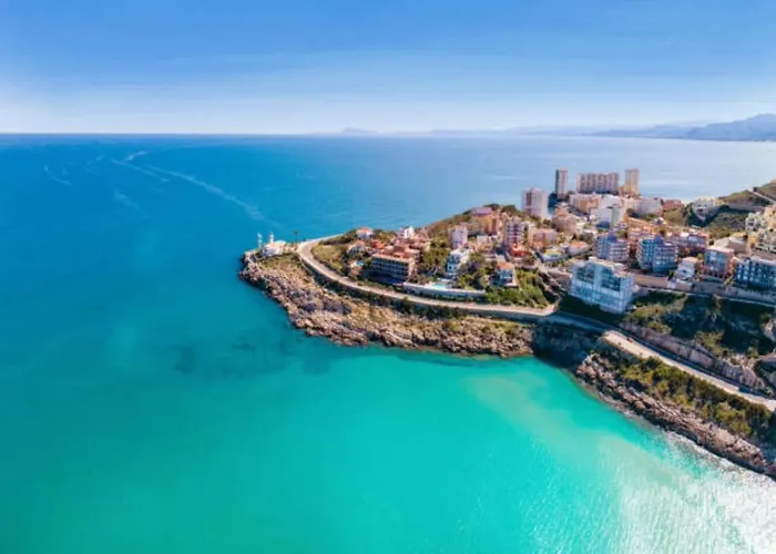 NUEVO, a 90 metros de la playa y con vistas al mar